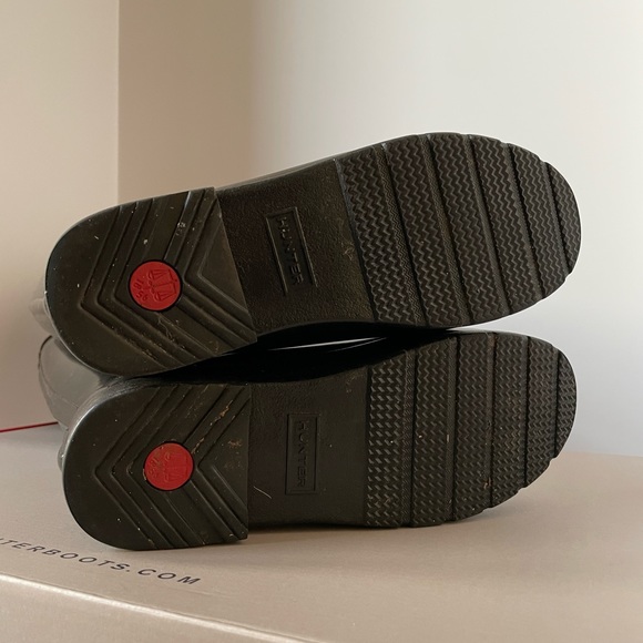 Hunter Women’s original refined tall gloss rain boots in black - Picture 6 of 6